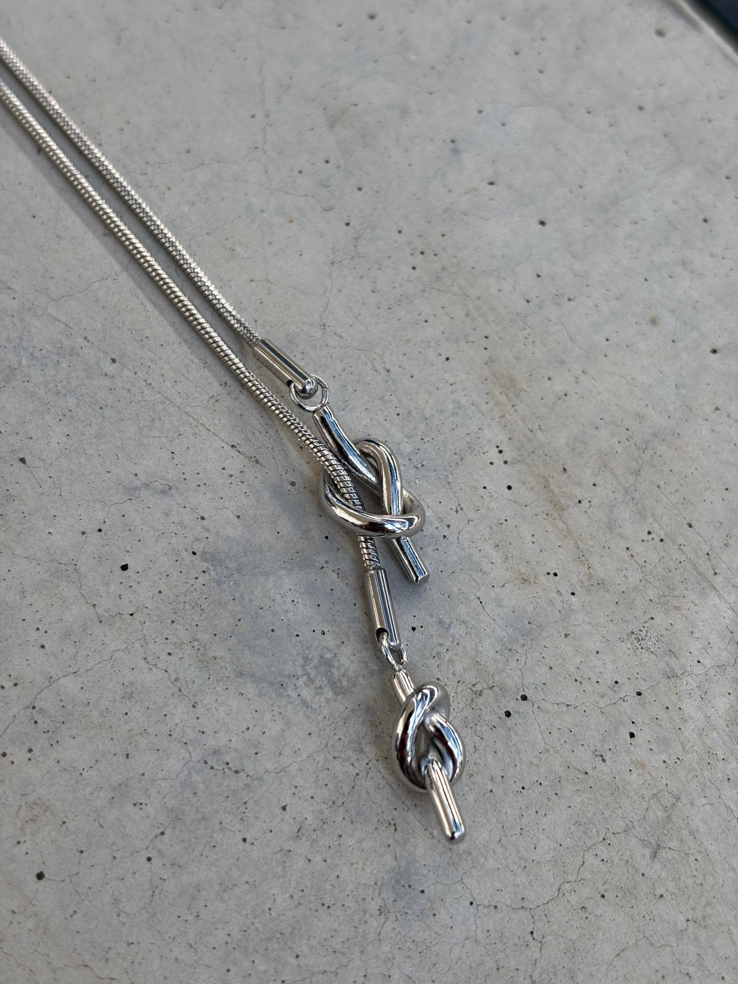 INFINITY KNOT necklace silver